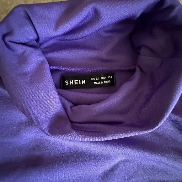 Love sleeve crop top w/ turtle neck​ - Picture 3 of 3